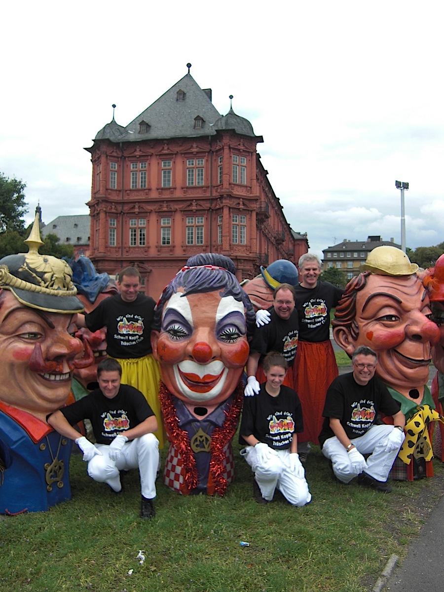 2010062302 vor dem Schloß