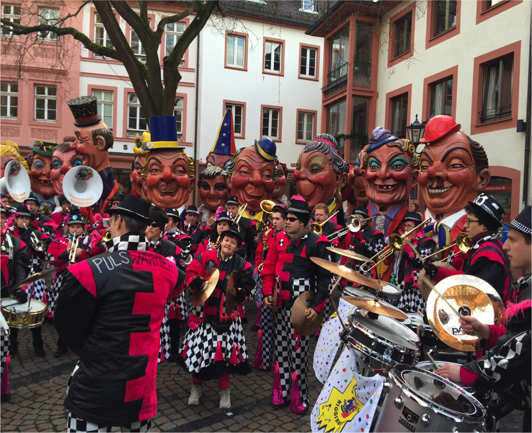 Bild 9 Pulswaermer im Schatten des Doms